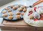 Preview: Ronneby Bruk Maestro Gusseisen Poffertjes-Pfanne 24cm mit braunem Buchenholzgriff