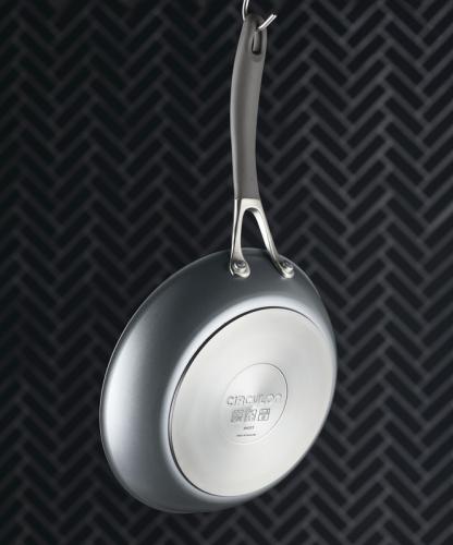 Preview: Circulon A1 Bratpfanne aufhängen